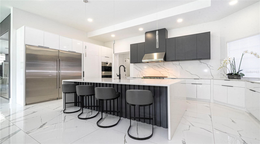 Kissimmee, Florida 34747, 8 Bedrooms Bedrooms, ,9 Bathroomsbathrooms,Residential,For Sale,Eastlawn,Mfro6275173