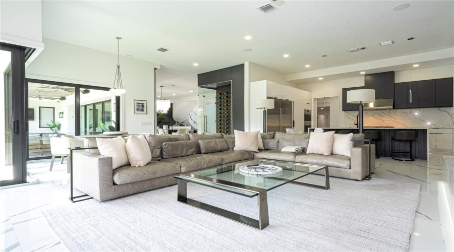 Kissimmee, Florida 34747, 8 Bedrooms Bedrooms, ,9 Bathroomsbathrooms,Residential,For Sale,Eastlawn,Mfro6275173