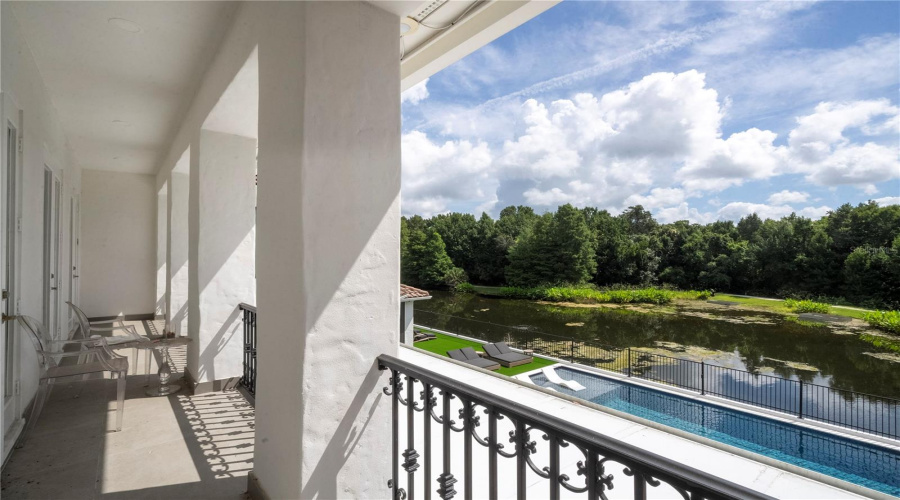 Kissimmee, Florida 34747, 8 Bedrooms Bedrooms, ,9 Bathroomsbathrooms,Residential,For Sale,Eastlawn,Mfro6275173