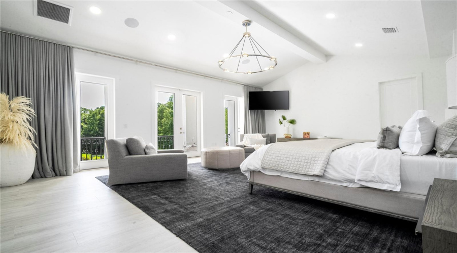 Kissimmee, Florida 34747, 8 Bedrooms Bedrooms, ,9 Bathroomsbathrooms,Residential,For Sale,Eastlawn,Mfro6275173