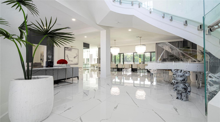 Kissimmee, Florida 34747, 8 Bedrooms Bedrooms, ,9 Bathroomsbathrooms,Residential,For Sale,Eastlawn,Mfro6275173