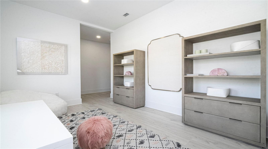 Kissimmee, Florida 34747, 8 Bedrooms Bedrooms, ,9 Bathroomsbathrooms,Residential,For Sale,Eastlawn,Mfro6275173