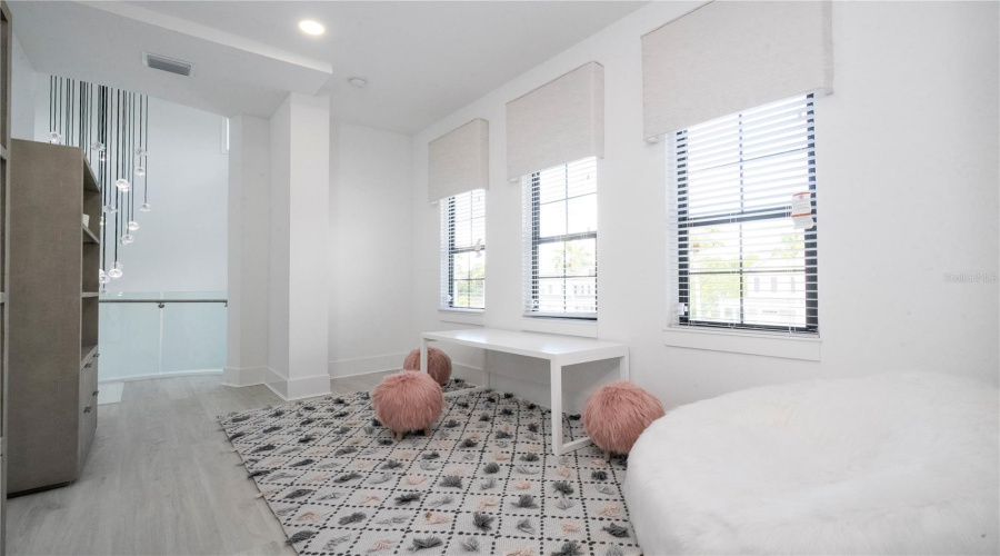 Kissimmee, Florida 34747, 8 Bedrooms Bedrooms, ,9 Bathroomsbathrooms,Residential,For Sale,Eastlawn,Mfro6275173