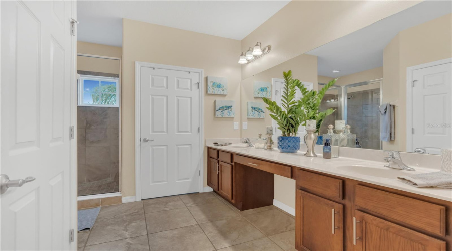 Davenport, Florida 33837, 5 Bedrooms Bedrooms, ,4 Bathroomsbathrooms,Residential,For Sale,Yellow Snapdragon,Mfro6268157