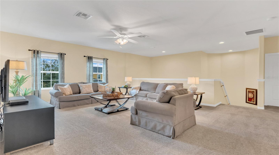 Davenport, Florida 33837, 5 Bedrooms Bedrooms, ,4 Bathroomsbathrooms,Residential,For Sale,Yellow Snapdragon,Mfro6268157