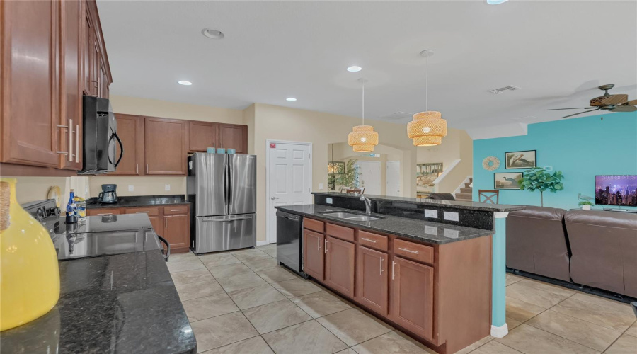 Davenport, Florida 33837, 5 Bedrooms Bedrooms, ,4 Bathroomsbathrooms,Residential,For Sale,Yellow Snapdragon,Mfro6268157