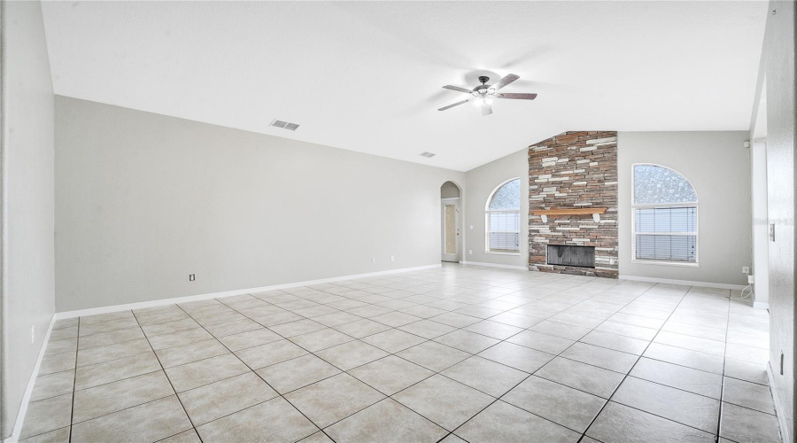 Davenport, Florida 33837, 4 Bedrooms Bedrooms, ,3 Bathroomsbathrooms,Residential,For Sale,Whispering Pines,Mfro6274935