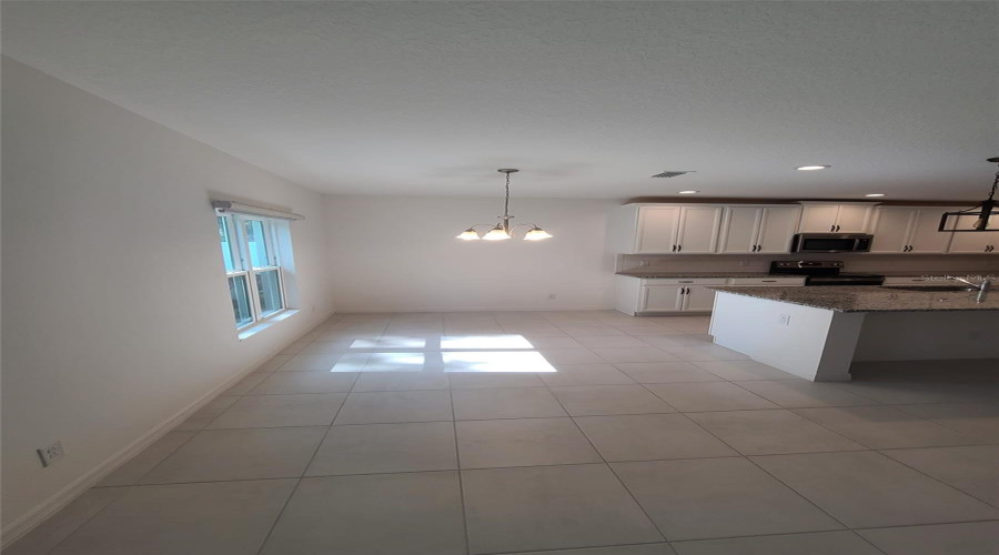 Davenport, Florida 33837, 4 Bedrooms Bedrooms, ,2 Bathroomsbathrooms,Residential,For Sale,Avenal,Mfrs5119545