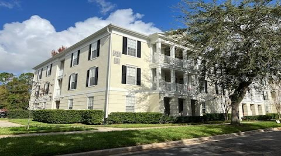 Celebration, Florida 34747, 2 Bedrooms Bedrooms, ,2 Bathroomsbathrooms,Residential,For Sale,Goldenrain,Mfrs5119556