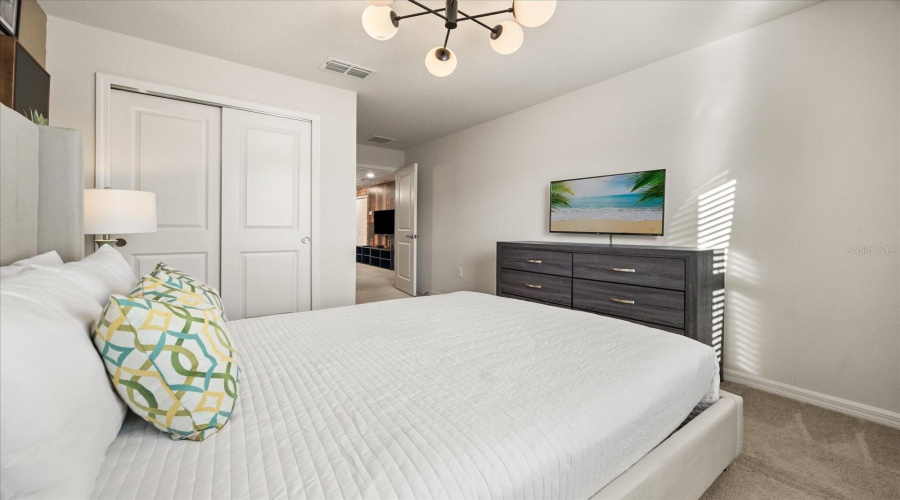 DAVENPORT, Florida 33897, 5 Bedrooms Bedrooms, ,4 BathroomsBathrooms,Residential,For Sale,LAVA TREE,0,MFRO6276437