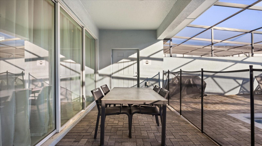 DAVENPORT, Florida 33897, 5 Bedrooms Bedrooms, ,4 BathroomsBathrooms,Residential,For Sale,LAVA TREE,0,MFRO6276437