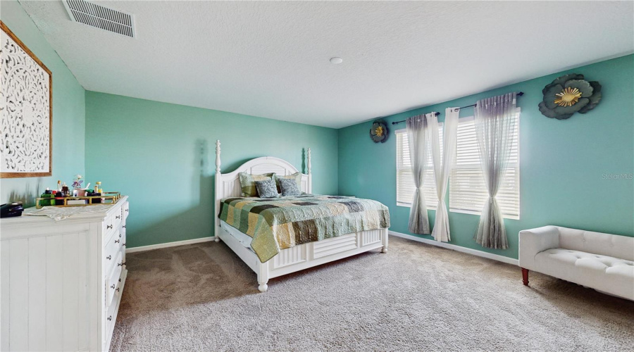 DAVENPORT, Florida 33837, 5 Bedrooms Bedrooms, ,3 BathroomsBathrooms,Residential,For Sale,SUGARWOOD,MFRTB8344286