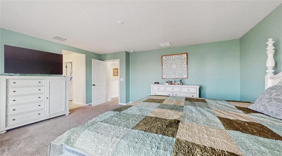DAVENPORT, Florida 33837, 5 Bedrooms Bedrooms, ,3 BathroomsBathrooms,Residential,For Sale,SUGARWOOD,MFRTB8344286