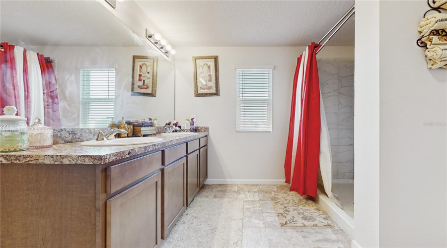 DAVENPORT, Florida 33837, 5 Bedrooms Bedrooms, ,3 BathroomsBathrooms,Residential,For Sale,SUGARWOOD,MFRTB8344286
