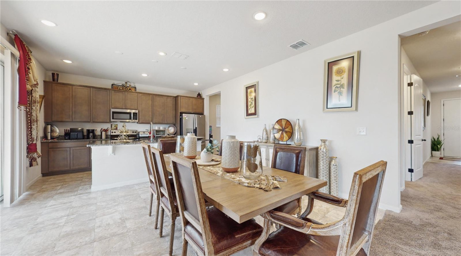 DAVENPORT, Florida 33837, 5 Bedrooms Bedrooms, ,3 BathroomsBathrooms,Residential,For Sale,SUGARWOOD,MFRTB8344286