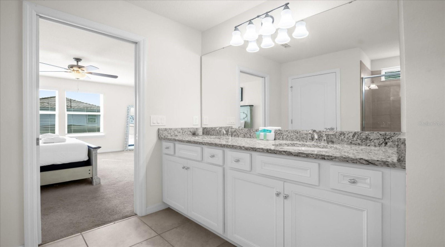 DAVENPORT, Florida 33837, 5 Bedrooms Bedrooms, ,4 BathroomsBathrooms,Residential,For Sale,OAKMOSS,0,MFRO6274422