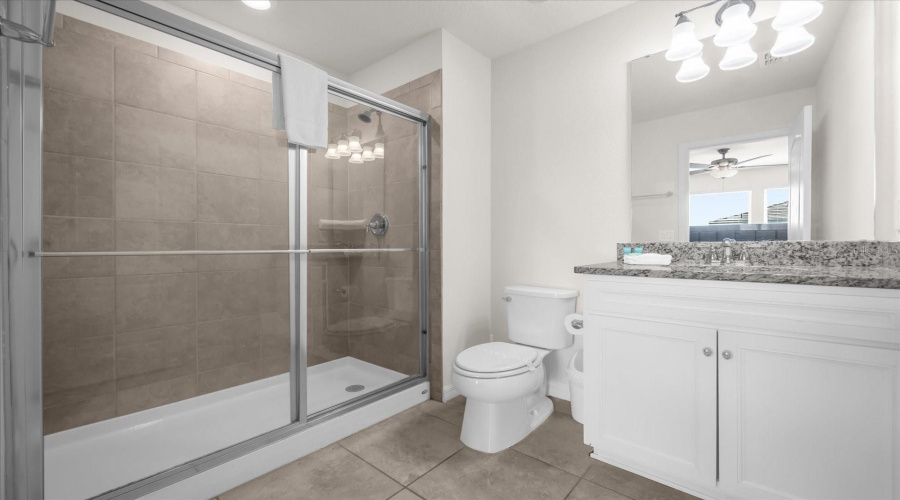 DAVENPORT, Florida 33837, 5 Bedrooms Bedrooms, ,4 BathroomsBathrooms,Residential,For Sale,OAKMOSS,0,MFRO6274422