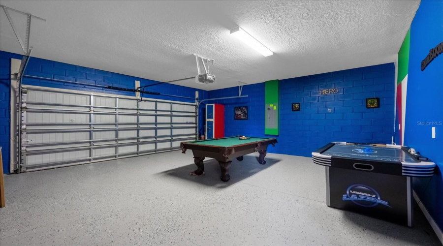 DAVENPORT, Florida 33837, 5 Bedrooms Bedrooms, ,4 BathroomsBathrooms,Residential,For Sale,OAKMOSS,0,MFRO6274422