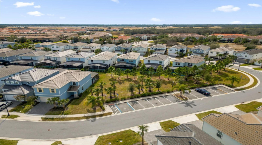 DAVENPORT, Florida 33837, 5 Bedrooms Bedrooms, ,4 BathroomsBathrooms,Residential,For Sale,OAKMOSS,0,MFRO6274422