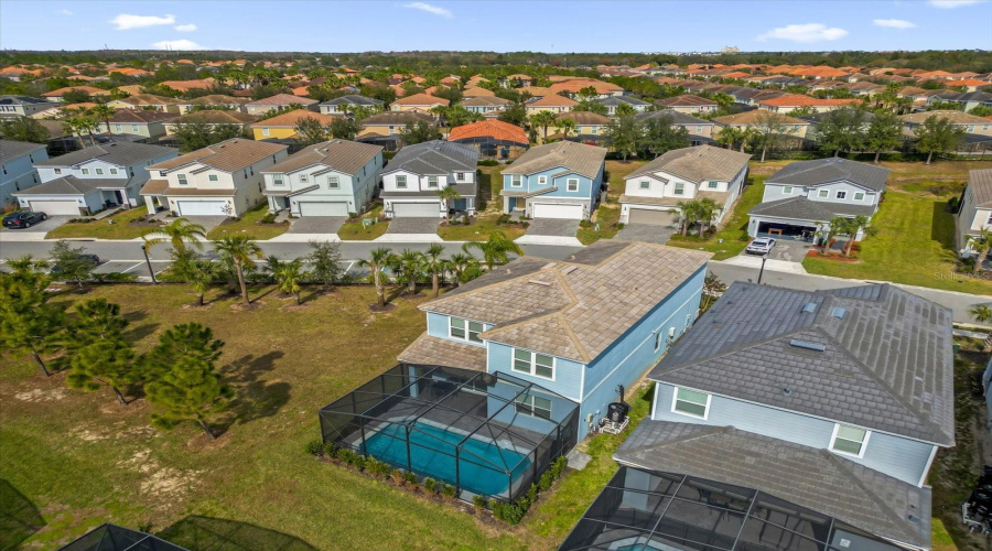 DAVENPORT, Florida 33837, 5 Bedrooms Bedrooms, ,4 BathroomsBathrooms,Residential,For Sale,OAKMOSS,0,MFRO6274422