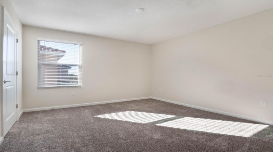 DAVENPORT, Florida 33896, 4 Bedrooms Bedrooms, ,2 BathroomsBathrooms,Residential,For Sale,DOWNSWING,0,MFRO6276293