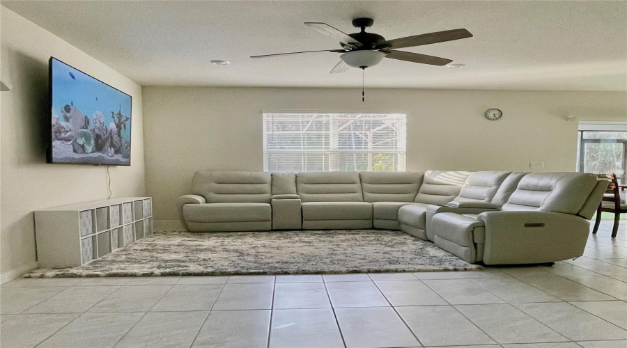 KISSIMMEE, Florida 34746, 4 Bedrooms Bedrooms, ,3 BathroomsBathrooms,Residential,For Sale,WOODMONT,MFRS5119525