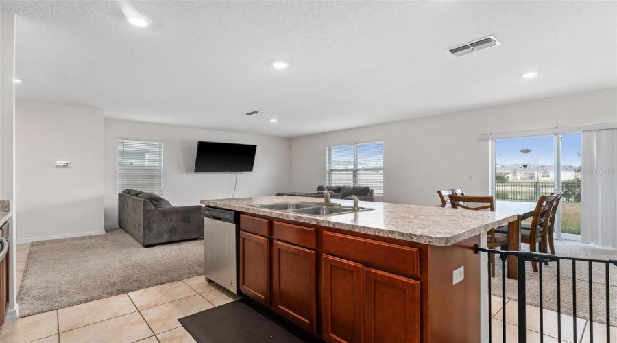 DAVENPORT, Florida 33837, 4 Bedrooms Bedrooms, ,2 BathroomsBathrooms,Residential,For Sale,EAGLEVIEW,0,MFRS5118953