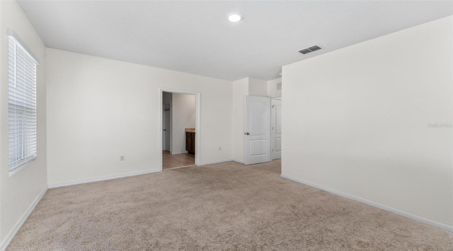 DAVENPORT, Florida 33837, 4 Bedrooms Bedrooms, ,2 BathroomsBathrooms,Residential,For Sale,EAGLEVIEW,0,MFRS5118953