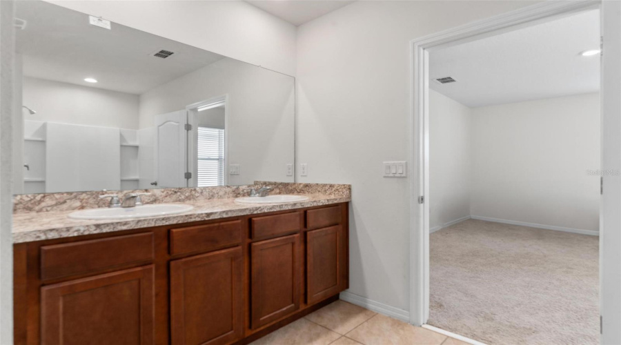 DAVENPORT, Florida 33837, 4 Bedrooms Bedrooms, ,2 BathroomsBathrooms,Residential,For Sale,EAGLEVIEW,0,MFRS5118953