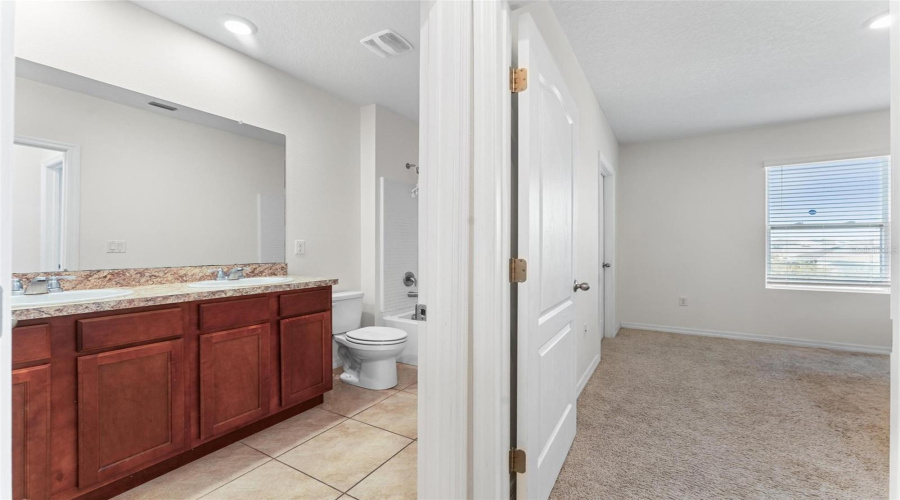 DAVENPORT, Florida 33837, 4 Bedrooms Bedrooms, ,2 BathroomsBathrooms,Residential,For Sale,EAGLEVIEW,0,MFRS5118953