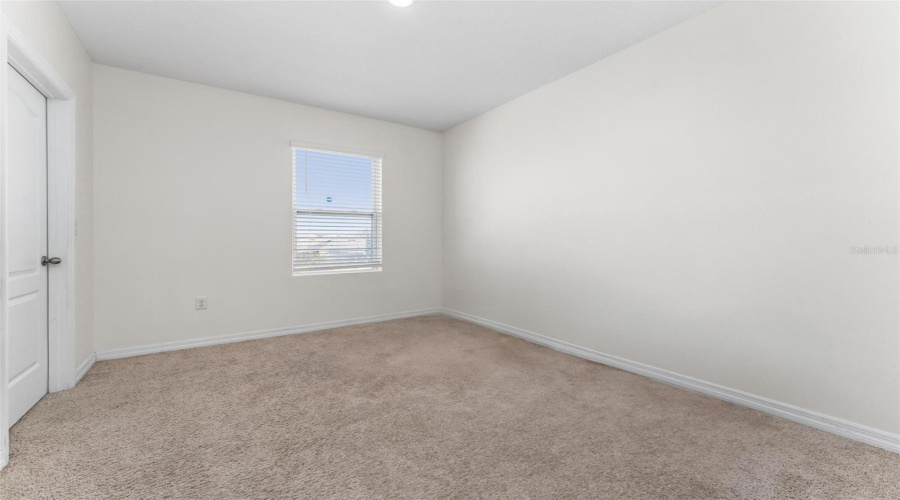 DAVENPORT, Florida 33837, 4 Bedrooms Bedrooms, ,2 BathroomsBathrooms,Residential,For Sale,EAGLEVIEW,0,MFRS5118953