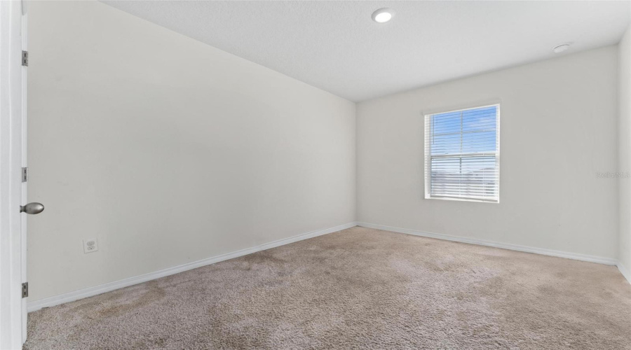 DAVENPORT, Florida 33837, 4 Bedrooms Bedrooms, ,2 BathroomsBathrooms,Residential,For Sale,EAGLEVIEW,0,MFRS5118953