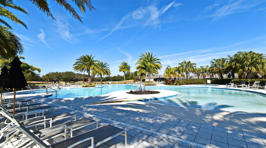 Club Pool & Lanai