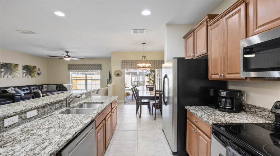 KISSIMMEE, Florida 34747, 3 Bedrooms Bedrooms, ,3 BathroomsBathrooms,Residential,For Sale,COCO PALM,0,MFRG5092160