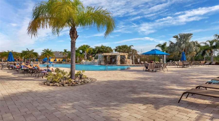 KISSIMMEE, Florida 34747, 3 Bedrooms Bedrooms, ,3 BathroomsBathrooms,Residential,For Sale,COCO PALM,0,MFRG5092160