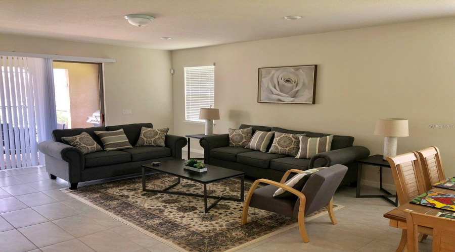 DAVENPORT, Florida 33837, 6 Bedrooms Bedrooms, ,4 BathroomsBathrooms,Residential,For Sale,MISTY OAK,0,MFRS5119610