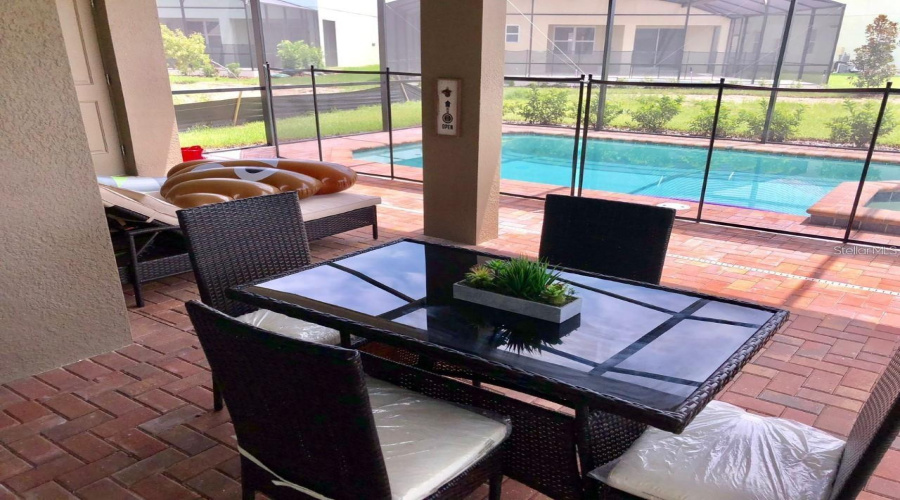 DAVENPORT, Florida 33837, 6 Bedrooms Bedrooms, ,4 BathroomsBathrooms,Residential,For Sale,MISTY OAK,0,MFRS5119610