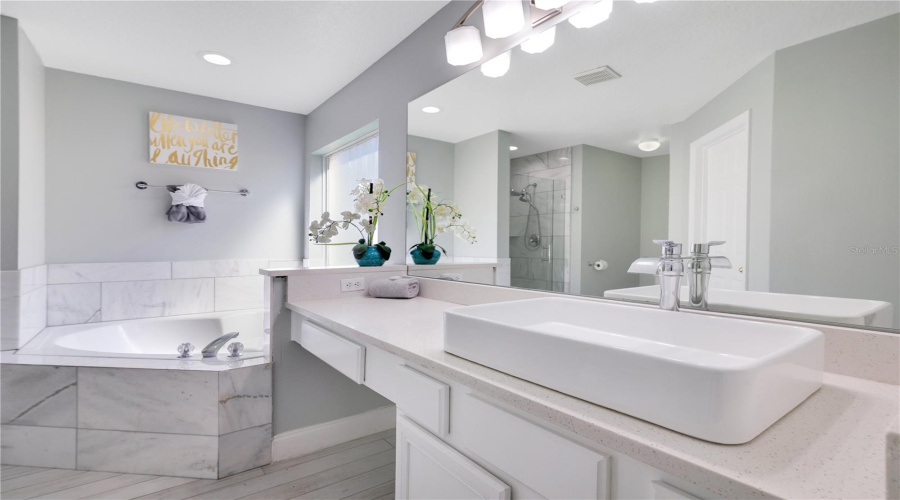 KISSIMMEE, Florida 34746, 5 Bedrooms Bedrooms, ,3 BathroomsBathrooms,Residential,For Sale,MADIERA BEACH,0,MFRO6276845