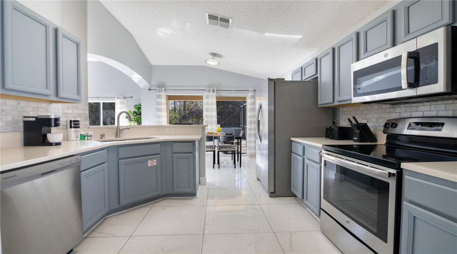 KISSIMMEE, Florida 34746, 5 Bedrooms Bedrooms, ,3 BathroomsBathrooms,Residential,For Sale,MADIERA BEACH,0,MFRO6276845