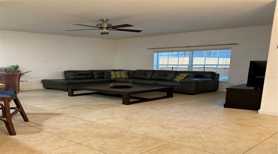 KISSIMMEE, Florida 34747, 4 Bedrooms Bedrooms, ,3 BathroomsBathrooms,Residential,For Sale,CALIFORNIA PALM,0,MFRS5119584