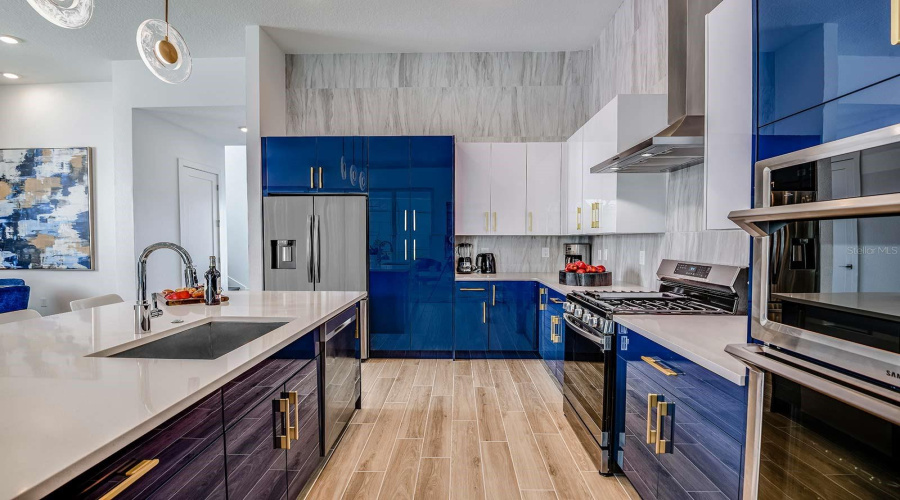 DAVENPORT, Florida 33837, 6 Bedrooms Bedrooms, ,6 BathroomsBathrooms,Residential,For Sale,PINE OAK,0,MFRS5115411