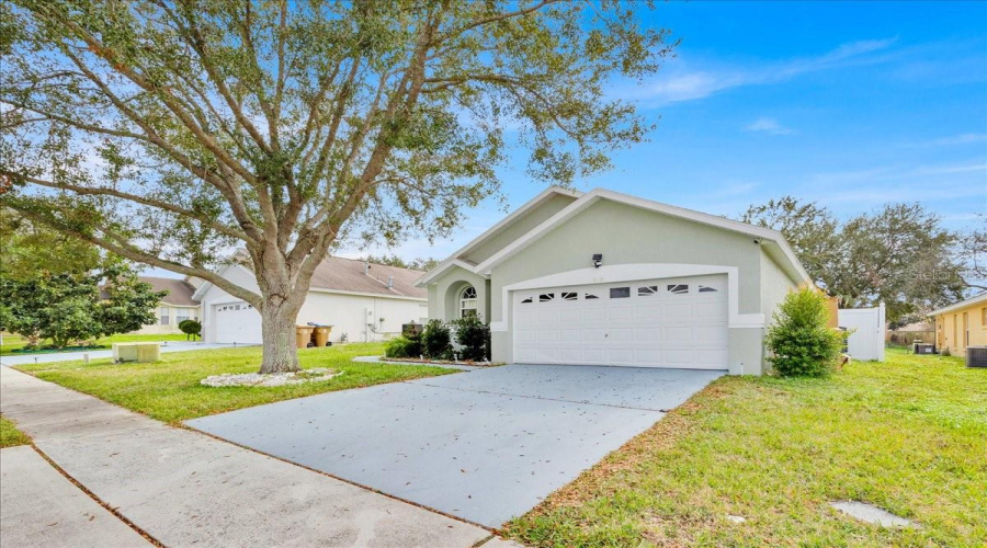 Kissimmee, Florida 34747, 4 Bedrooms Bedrooms, ,3 Bathroomsbathrooms,Residential,For Sale,Oneida,Mfro6276850