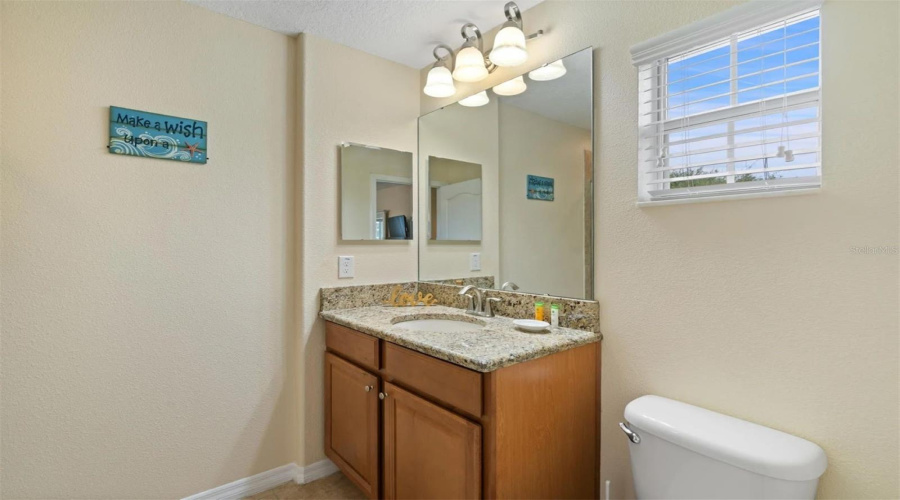 King Suite Bathroom 4