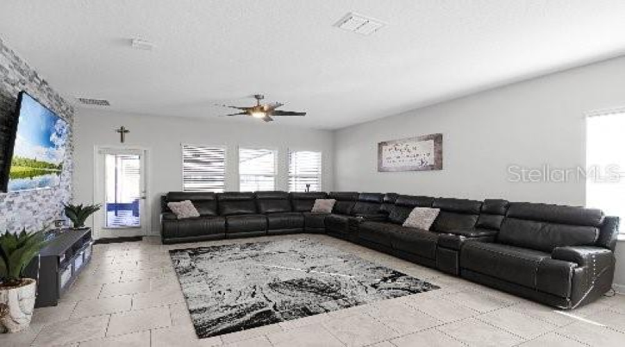 Davenport, Florida 33837, 5 Bedrooms Bedrooms, ,4 Bathroomsbathrooms,Residential,For Sale,Camden,Mfro6277411