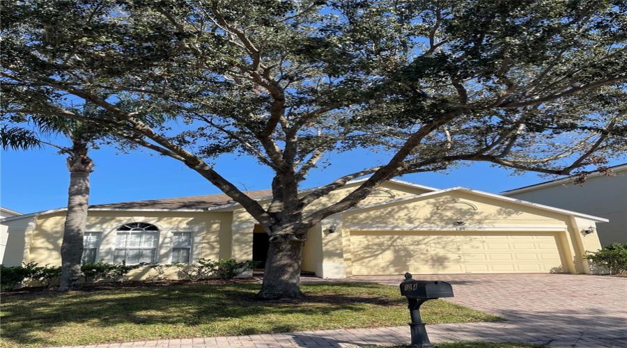 Davenport, Florida 33897, 3 Bedrooms Bedrooms, ,2 Bathroomsbathrooms,Residential,For Sale,Lancaster,Mfro6277714