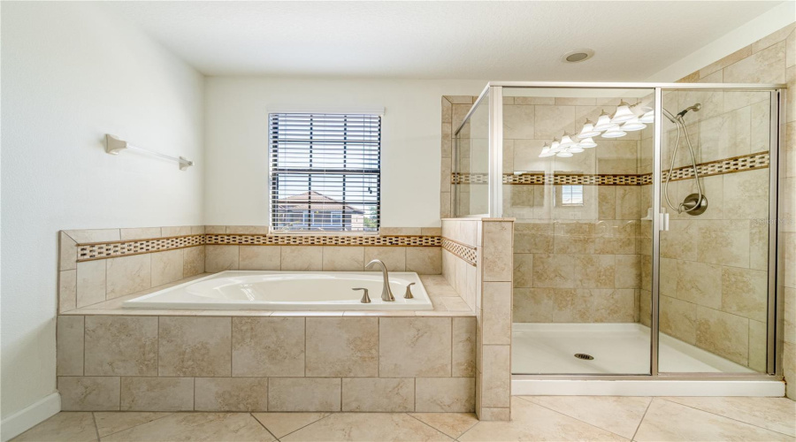 DAVENPORT, Florida 33896, 6 Bedrooms Bedrooms, ,6 BathroomsBathrooms,Residential,For Sale,SHADOW MOUNTAIN,0,MFRO6276946