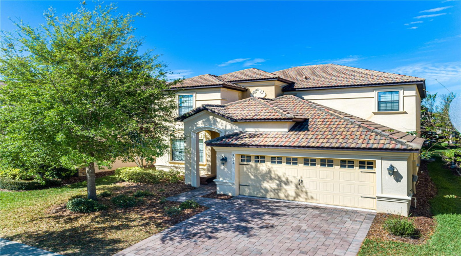 DAVENPORT, Florida 33896, 6 Bedrooms Bedrooms, ,6 BathroomsBathrooms,Residential,For Sale,SHADOW MOUNTAIN,0,MFRO6276946
