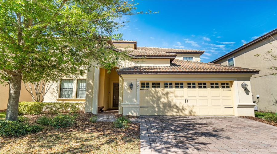 DAVENPORT, Florida 33896, 6 Bedrooms Bedrooms, ,6 BathroomsBathrooms,Residential,For Sale,SHADOW MOUNTAIN,0,MFRO6276946