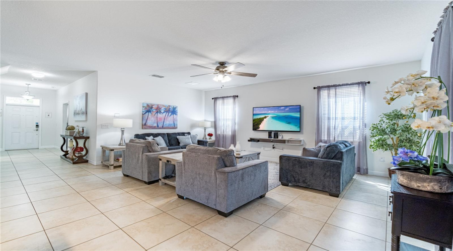 DAVENPORT, Florida 33896, 6 Bedrooms Bedrooms, ,6 BathroomsBathrooms,Residential,For Sale,SHADOW MOUNTAIN,0,MFRO6276946