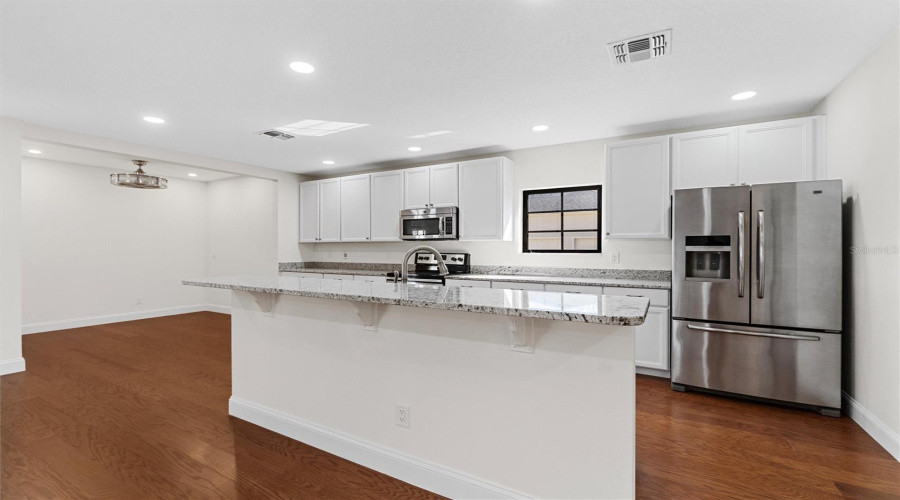 Kitchen Island With Breakfast Bar